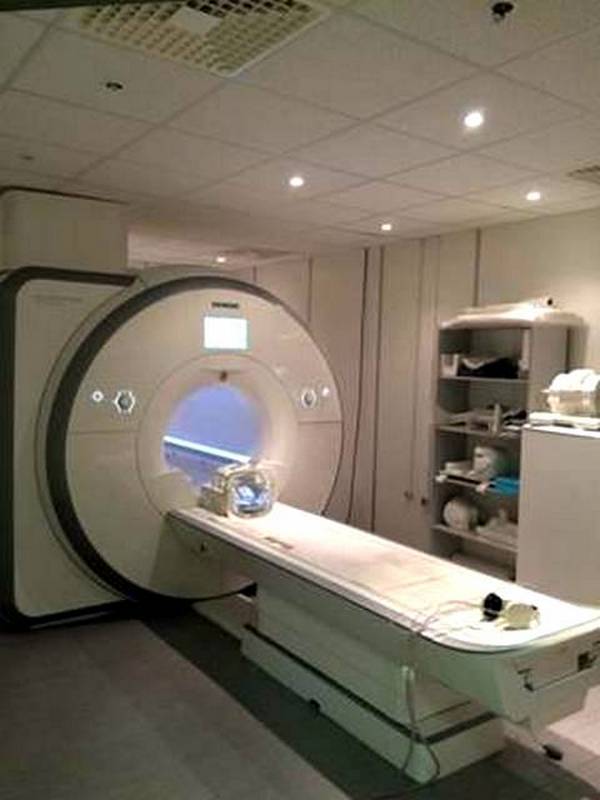 Аппарат МРТ: MAGNETOM Skyra 3 Тесла Фирмы Siemens с широкой апертурой для особо крупных пациентов