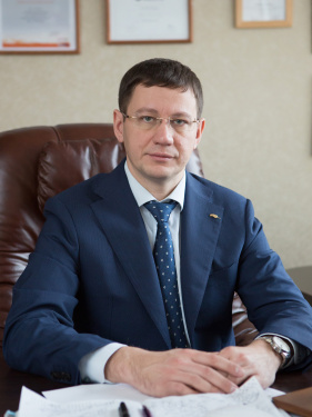 Комаров Роман Николаевич Директор клиники, врач-сердечно-сосудистый хирург,профессор, д.м.н.