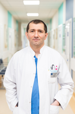 Османов Эльхан Гаджиханович Врач-хирург, сердечно-сосудистый хирург, врач УЗИ-диагностики, д.м.н., профессор